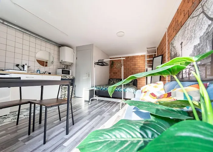 Tiny House Zaandam, Tranquility And Easy Connection